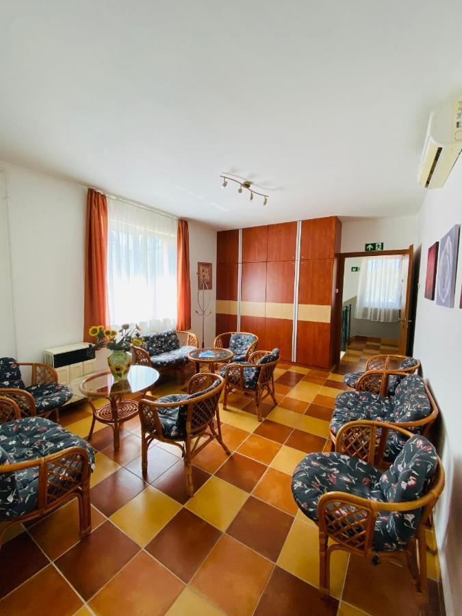 Ferienwohnung Gabi Lux Apartman Hajdúszoboszló Exterior foto