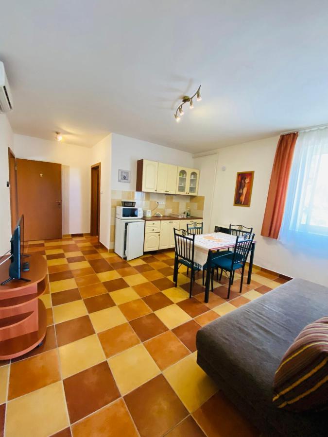 Ferienwohnung Gabi Lux Apartman Hajdúszoboszló Exterior foto