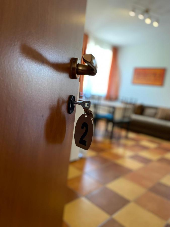 Ferienwohnung Gabi Lux Apartman Hajdúszoboszló Exterior foto